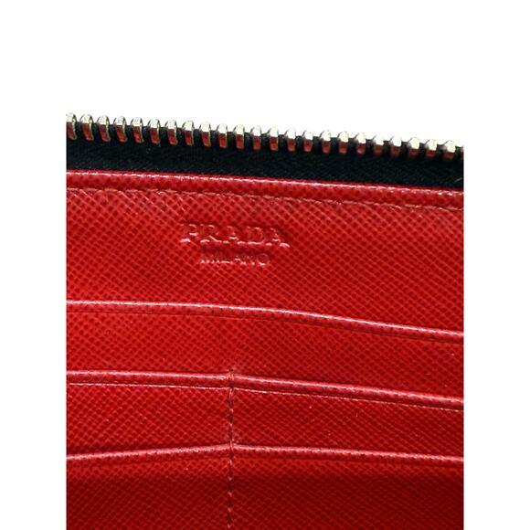Prada Saffiano Black Zip Wallet - Picture 4 of 7